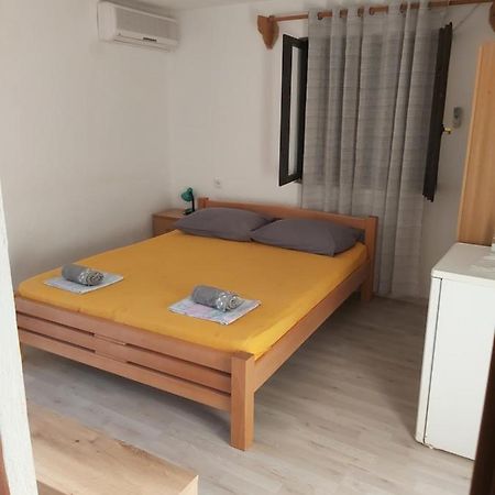 Soba Janja Hotel Bol Eksteriør billede